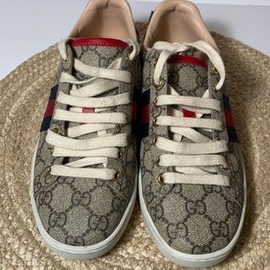 Women’s Ace GG Supreme Canvas low Top Gucci